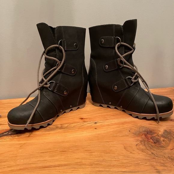 Sorel Sz 7 Joan of arctic wedge boot - Picture 3 of 5